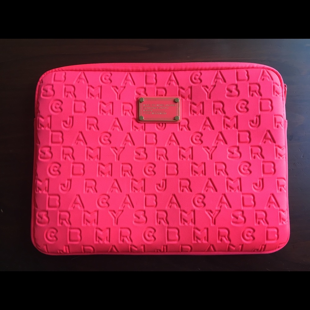 MARC BY MARC JACOBS LABTOP CASE